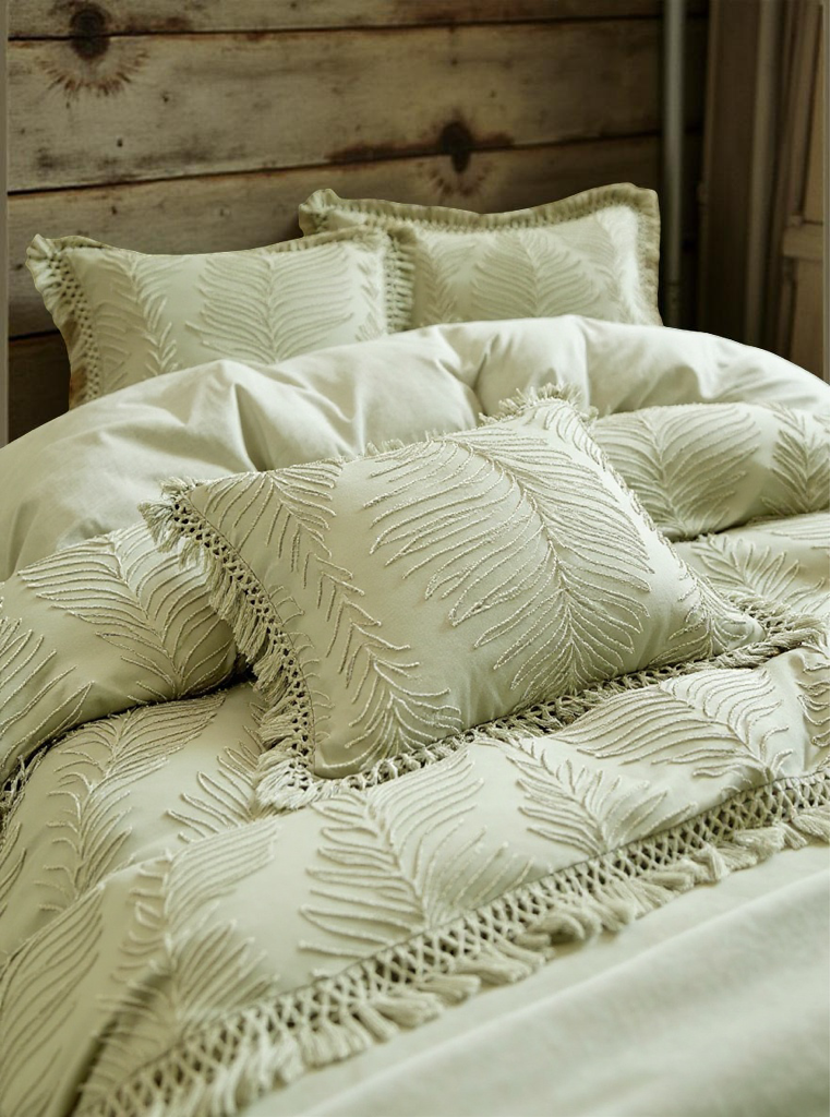 2/3PCS Green Leaves Pattern Tufted Textured Polyester Duvet Cover Set With Tassels, Boho Shabby Chic Bedding Set For All Seasons Use, Modern Bohemia Style, Soft& Breathable, Machine Washable (1 Duvet Cover+ 1/2 Pillowcases, No Filler)