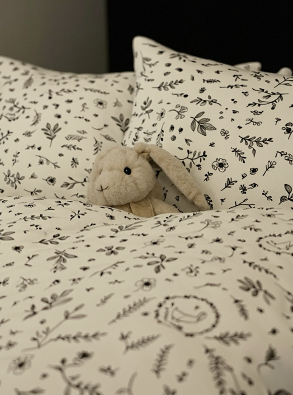 3pcs Set Scroll Pattern Leaf, Flower & Rabbit Print Washed Black And White Duvet Cover And Pillow Sham, Twin/Full/Queen/King