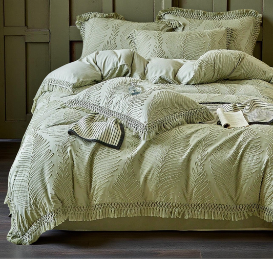 2/3PCS Green Leaves Pattern Tufted Textured Polyester Duvet Cover Set With Tassels, Boho Shabby Chic Bedding Set For All Seasons Use, Modern Bohemia Style, Soft& Breathable, Machine Washable (1 Duvet Cover+ 1/2 Pillowcases, No Filler)