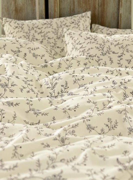 4pcs Floral Duvet Cover Set (1 Duvet Cover + 1 Flat Sheet + 2 Pillow Shams), Fresh Ditsy Floral, Gray Leaves, Solid Color Sheet, Comfortable Touch, Breathable 100% Polyester Fabric, Suitable For All Seasons, Machine Washable