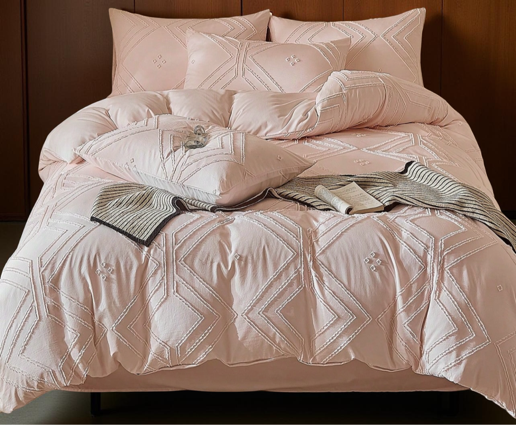 2/3PCS Pink Geometric Pattern Tufted Textured Polyester Duvet Cover Set, Boho Shabby Chic Bedding Set For All Seasons Use Queen King, Soft, Breathable, Machine Washable (1 Duvet Cover+ 1/2 Pillowshams, No Filler)