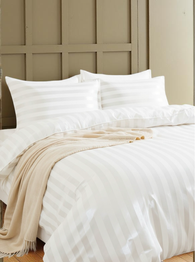 3pcs Down Comforter Cover Set, Satin Solid Soft Cozy Quilt Cover Set, Bedding Set For Bedroom And Guest Room (1* Down Comforter Cover+2* Pillowcases, No Comforter)
